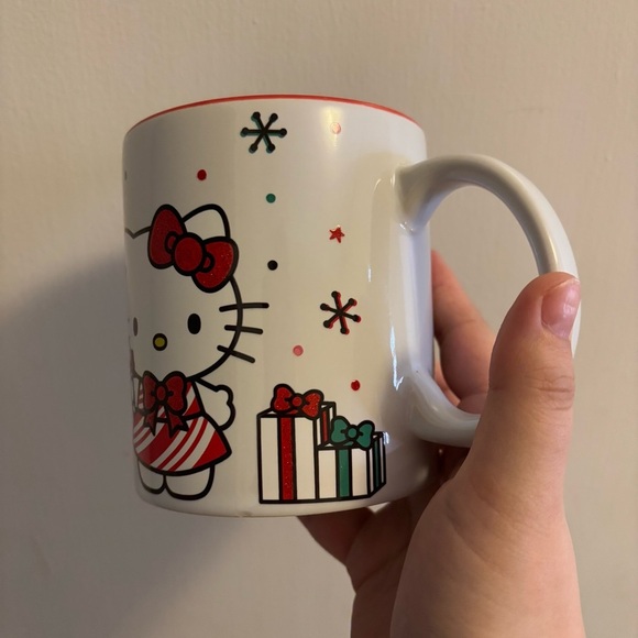 Happy Holidays Hello Kitty Mug - Picture 4 of 12